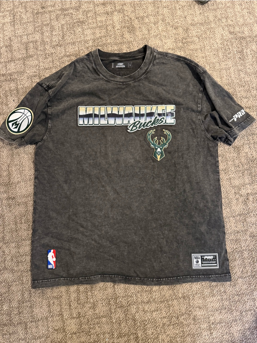 Embroidered Milwaukee bucks t shirt